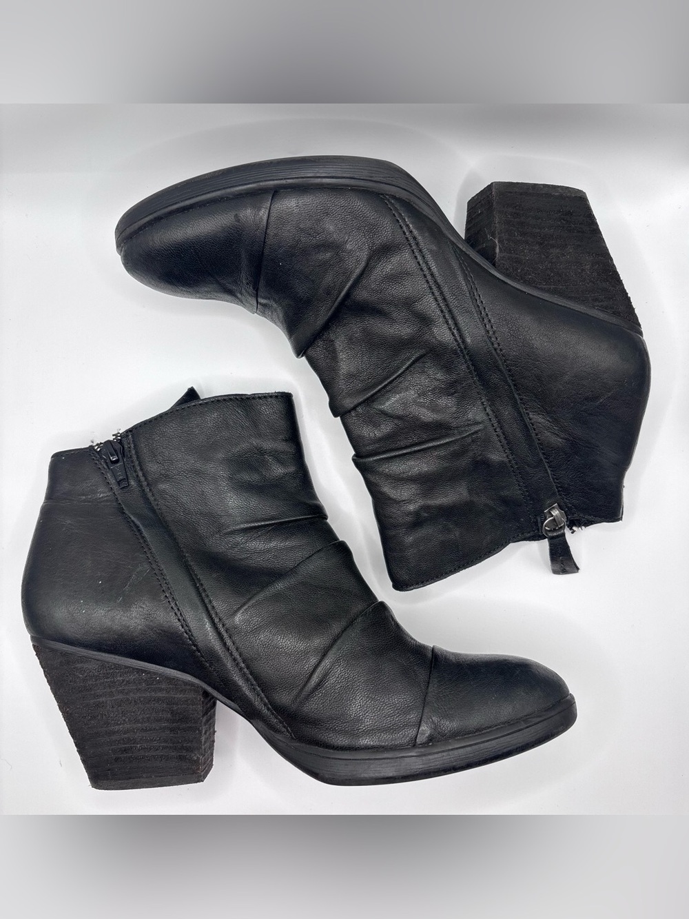 Sofft Gable Black Leather Ruched Ankle Bootie Block Heel Women's Size 9